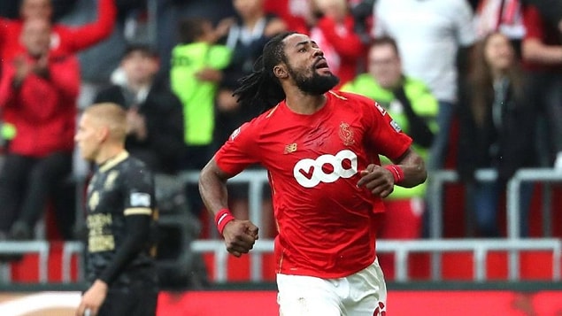 2016 – 2017 sezonunun devre arasında kiralık olarak Standar Liege’e transfer olan Luyindama, 6 maçta forma giyerek 1 gol ve 1 asist üretti.