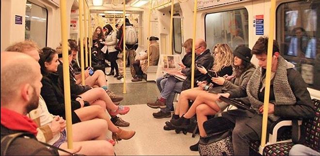 Her Yıl Londra Metrosuna Altlarında Sadece İç Çamaşırıyla Binen İnsanların Ortaya Çıkardığı Eğlenceli Görüntüler