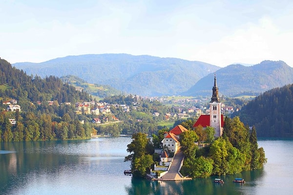 13. Выберите страну, которая находится в Европе: