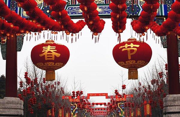 1. Çin Yeni Yılı, aynı zamanda Bahar Festivali olarak biliniyor.