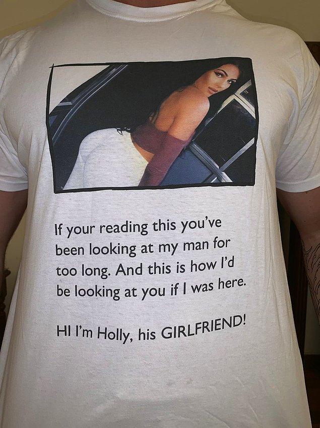 Holly Cockreill diğer yarısı Karl Hennan'a, erkek arkadaşlarıyla doğum günü kutlaması için dışarı çıkarken giysin diye bir hediye aldı.