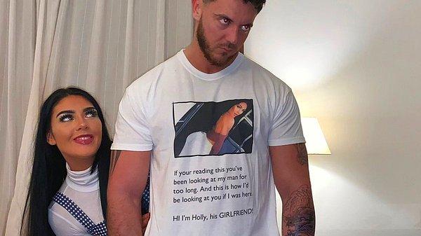 Sevgilisinin üzerinde bu tişört varken fotoğrafını çekti ve Twitter'a yükledi. Ve paylaşımının üzerine "Karl'ın yeni doğum günü hediyesini beğendiğini düşünmüyorum." yazdı.