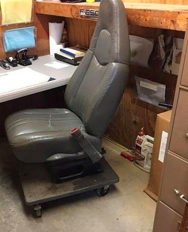 10. "Dürüst olmak gerekirse araba koltukları normal ofis sandalyelerinden daha rahat."