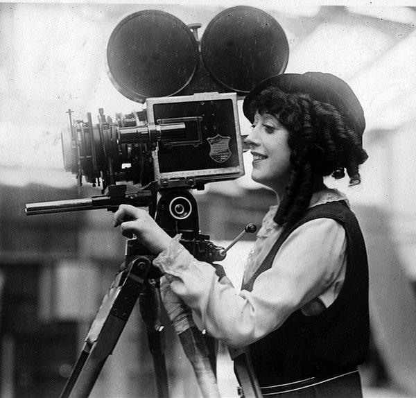 19. Oyuncu, senarist, yapımcı ve yönetmen Mabel Normand, 1923.