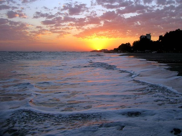 7. Самое мелкое в мире море?