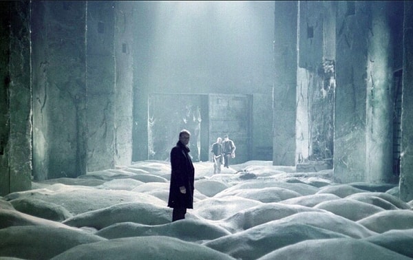 6. А загадочного "Сталкера"...