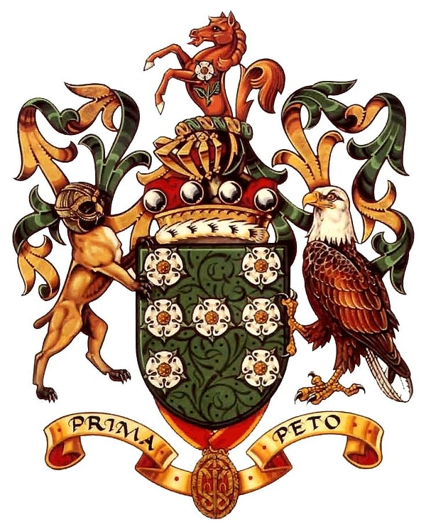 3. Если обратить внимание на щитодержателей (один из которых бульдог, а другой - белоголовый орел), можно понять, что они констатируют факт свадьбы...