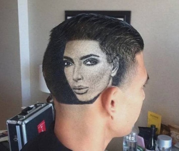 18. Кардашян не только в головах фанатах, но и на головах