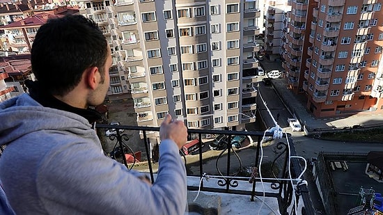 Rize'de Yaşayan Vatandaş Markete Gitmeye Üşendi, Evinin Balkonuna Teleferik Kurdu: 'İn Çık Zor Oluyor'