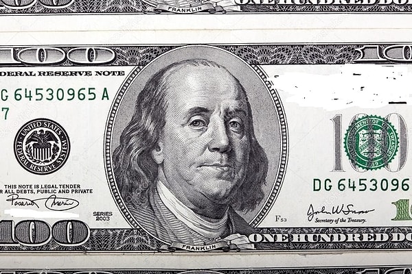 2. Пожалуй, это одна из самых известных в мире денежных банкнот.