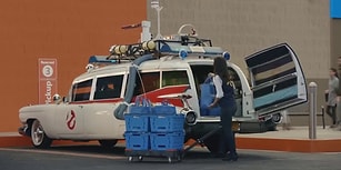 Wal Mart'tan Son Zamanların En Güzel Reklamı: Ünlü Otomobiller Paket Servisinde!