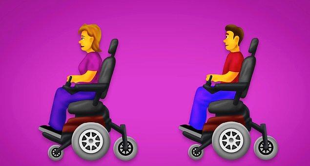Motorlu tekerlekli sandalyede oturan insanlar, farklı ten renkleri ile
