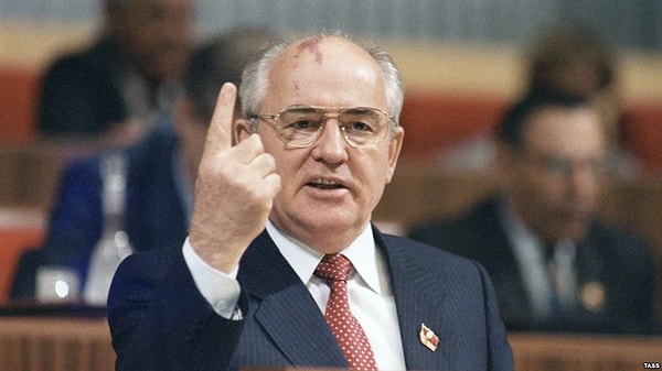 2. Узнаете этого дядьку?