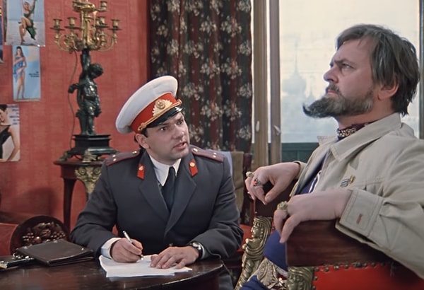 5. Кстати, в той же сцене допроса Иван Грозный говорит, что он родился в 1533 году, хотя правильный год рождения царя — 1530-й.