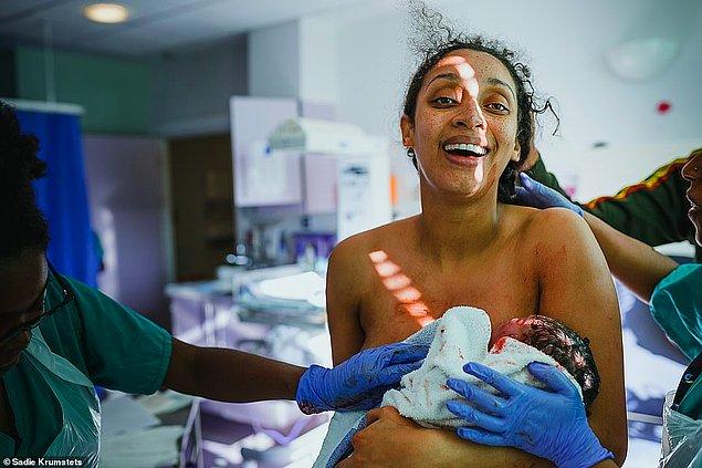 "Birth Becomes Her" isimli yarışmaya 1200'den fazla fotoğraf ile başvuru yapıldı. Bütün fotoğraflar 2018 yılında dünyanın birçok yerinden farklı fotoğrafçılar tarafından çekildi.