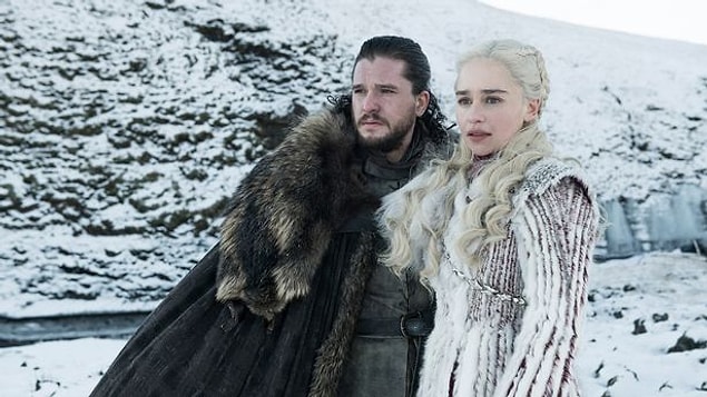 Game of Thrones hayranları fantastik kahramanlık hikayesini son kez izlemeye hazırlanırken, HBO dizinin sekizinci ve son sezonuna ait ilk fotoğrafları yayınladı.