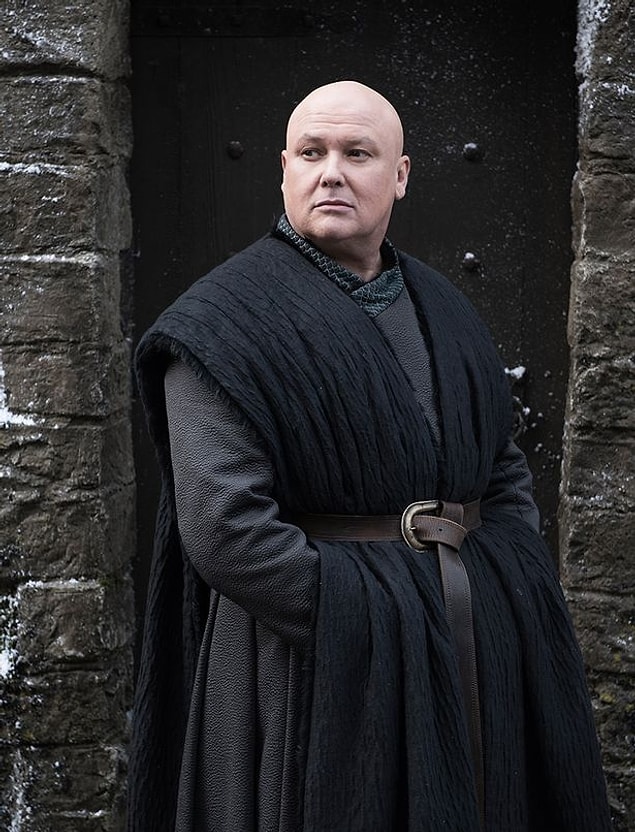 Varys karakteriyle Conleth Hill,