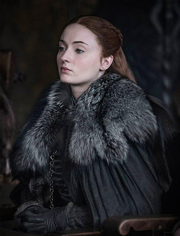 Diziye dönüş yapan diğer yıldızlar arasında Sansa Stark karakteri ile Sophie Turner,