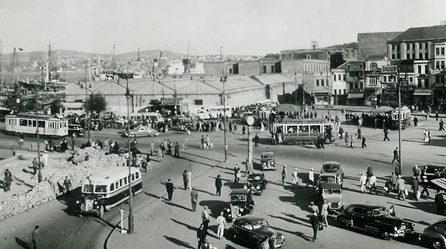 1. İstanbul'daki bu tramvaylı cadde neresi dersin?