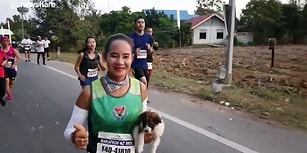 Maraton Koşusu Sırasında Fark Ettiği Yardıma Muhtaç Köpeği Kucağına Alarak Maratona Devam Eden Müthiş İnsan
