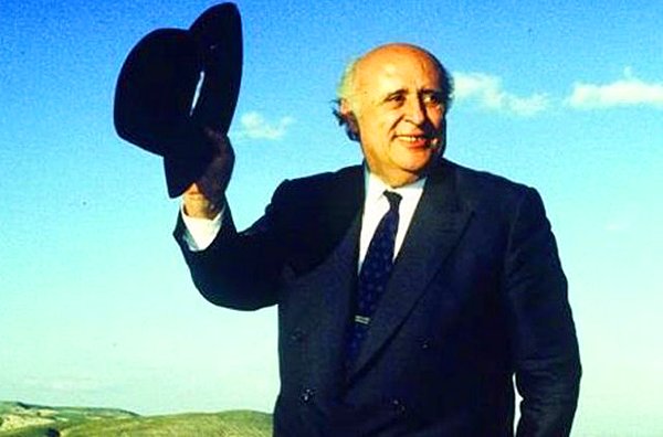 32. Süleyman Demirel (20 Kasım 1991 - 16 Mayıs 1993) - Doğru Yol Partisi