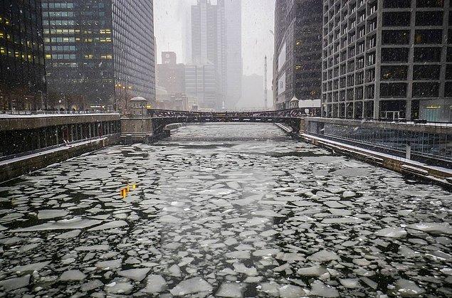 4. Chicago'da soğuk tüm şehri etkisi altına aldı.