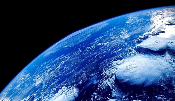 1. В атмосфере Земли ультрафиолетовое излучение в основном поглощает…