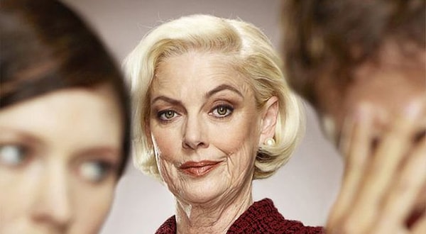 8. Девушка готовится к свадьбе, но во все приготовления вмешивается ее будущая свекровь. Невесте это не нравится, и она решается на разговор со своим будущим мужем, утверждая, что она хочет организовать свою свадьбу так, как хочется ей, а не маме мужа. Жених считает, что его мать права и защищает ее всеми возможными доводами. Девушка в итоге решает отменить свадьбу. Кто прав, по вашему мнению?