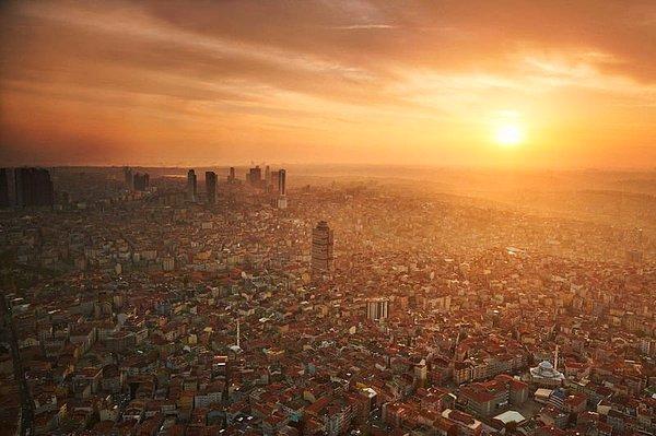 Güvenlik ve hayat pahalılığı gibi kriterlerin rol oynadığı kategoride 35. sırada yer alan İstanbul en kötü puanı çevre kategorisinde aldı.