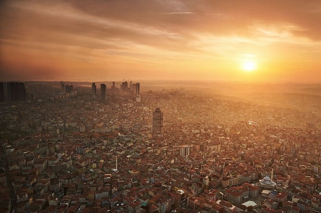 Güvenlik ve hayat pahalılığı gibi kriterlerin rol oynadığı kategoride 35. sırada yer alan İstanbul en kötü puanı çevre kategorisinde aldı.