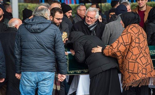 Çarşamba günü yıkılan binada Alemdar ailesinde hayatını kaybeden 9 kişi ise son yolculuğuna uğurlandı