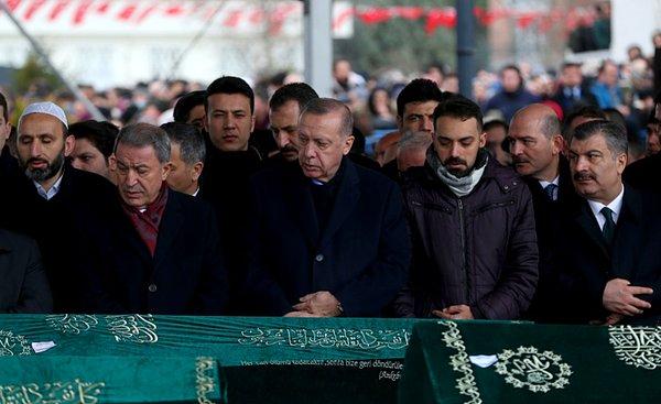 Enkaz alanını ziyaret eden Cumhurbaşkanı Erdoğan da cenaze törenine katıldı