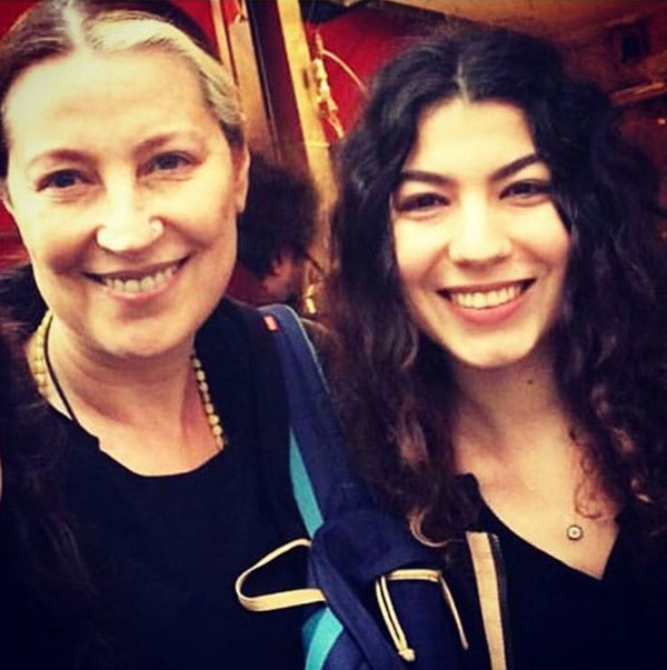 4. Вахиде Перчин и Ализе Гёрдюм (мать и дочь)