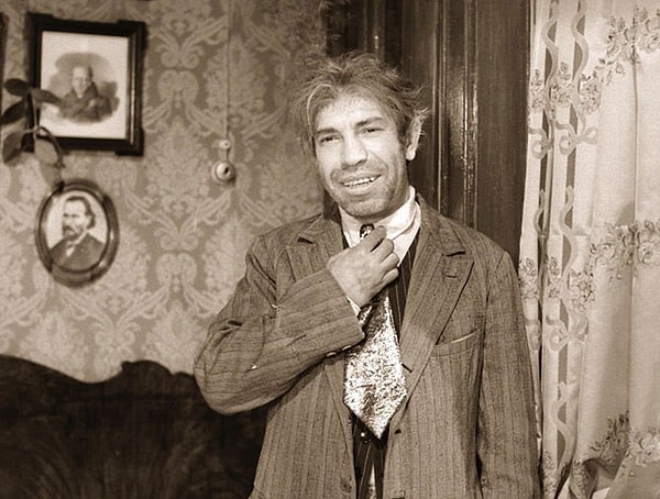 1. Каких животных любил Полиграф Полиграфович Шариков из "Собачьего сердца"?