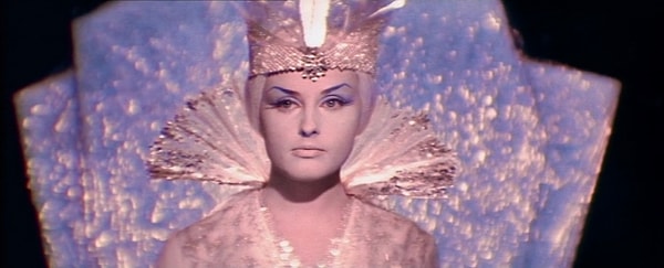 10. А какая актриса исполнила роль Герды в «Снежной королеве»?