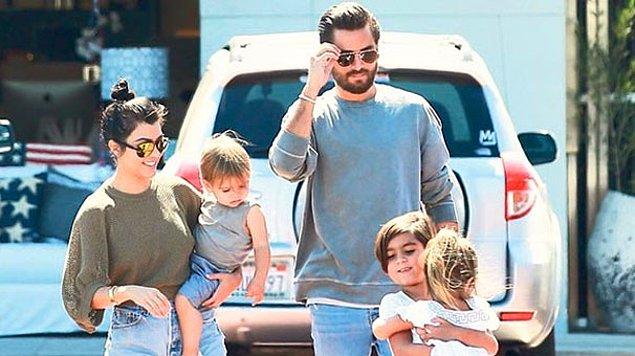 12. Kardashian ailesinin üç çocuk annesi üyesi Kourtney'in evinde Wi-Fi bağlantısından tutun da mikrodalga fırına kadar hiçbir şey kullanılmıyor.