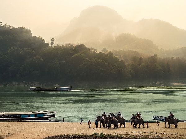 5. В какой из этих стран большинство населения говорит на тайском языке?
