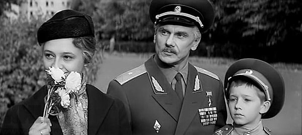 6. Помните песню, которая начинается со слов: "От героев былых времен не осталось порой имен...". В каком фильме она прозвучала?