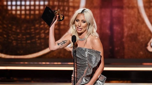 En iyi grup pop performansı: Lady Gaga ve Bradley Cooper - Shallow