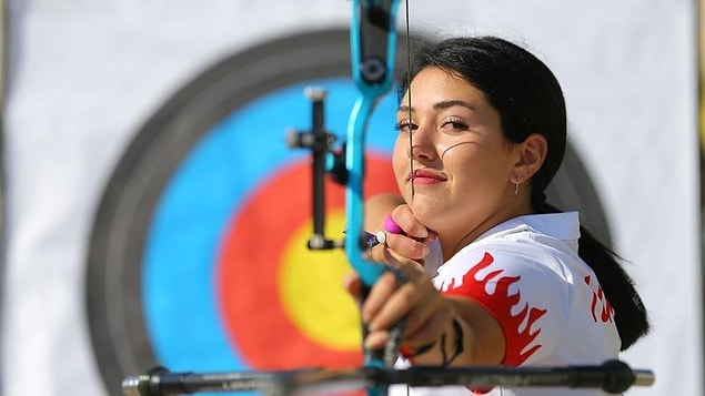 Klasik Yay Bayanlarda ise Yasemin Ecem Anagöz yılın sporcusu ödülünü kazandı