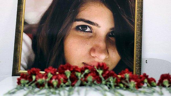 Ülkeyi derinden sarsan cinayetin ardından, Özgecan Aslan kadına yönelik şiddetle mücadelenin simgesi haline geldi.