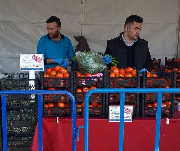 Kadıköy'de açılan bir tanzim satış noktasında ise domates 3, salatalık 4 lira.