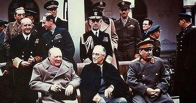 1945: Yalta Konferansı sona erdi.