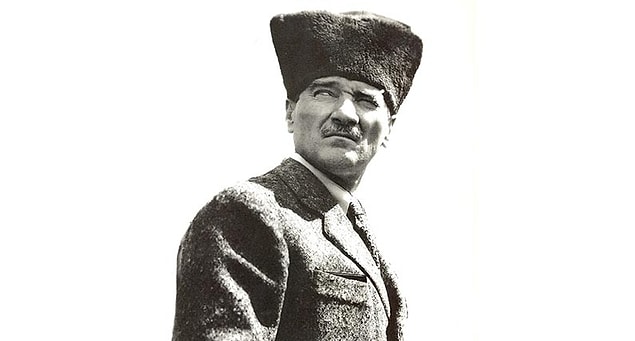 Ve Müjde! Atatürk konulu bir film daha geliyor: ‘İlk Adım: 1919’. Üstelik Atatürk rolünde yine Halit Ergenç var.