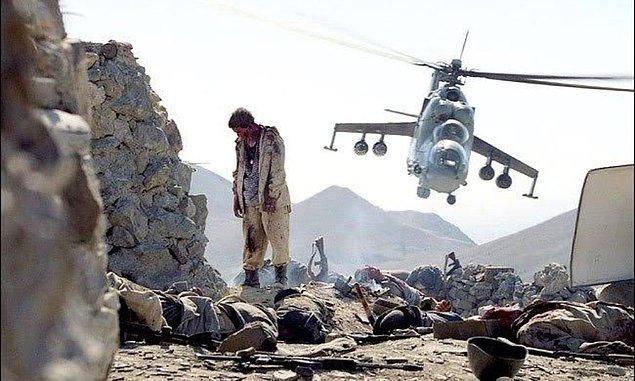 1989: Sovyet-Afgan Savaşı sona erdi.