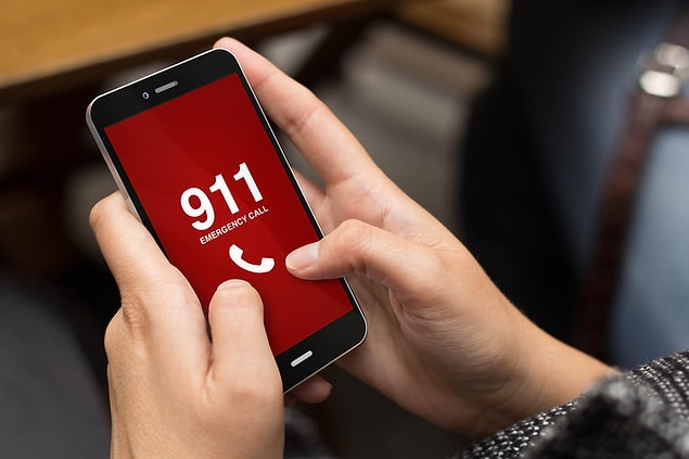 1968: Haleyville'de (Alabama, ABD) ilk "911" acil telefon sistemi çalışmaya başladı.