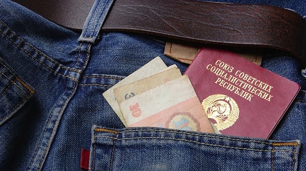 1. Джинсы — мечта советских модников. Какой из этих брендов особенно ценился молодежью в 80-е?