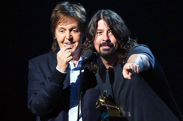 15. Beatles grubunun unutulmaz solisti Paul McCartney, 1970'de ilk solo albümünü çıkardı ve bugüne kadar 18 Grammy'nin sahibi oldu.