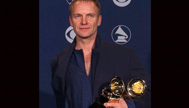 17. Sting, müzik hayatına başlamadan önce; otobüs şefi, inşaat işçisi, vergi memuru ve ilkokul öğretmeni olarak çalıştı. İyi ki kalbinin sesini dinlemiş, şu anda 16 Grammy'li ve tüm dünyada tanınan bir müzisyen.