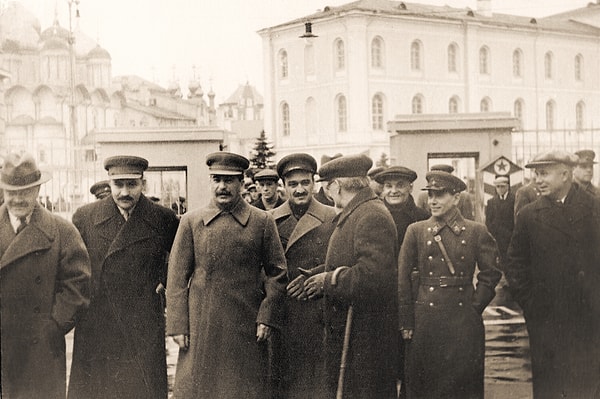 19. Его убийство стало поводом к Большому террору.